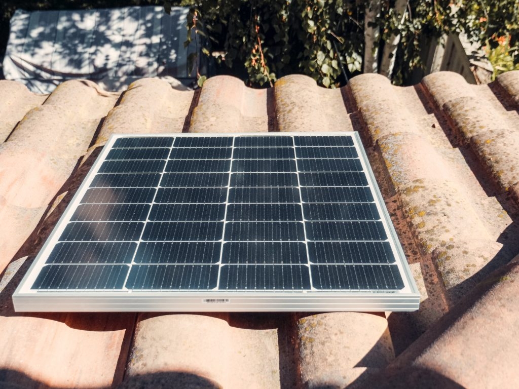 Cómo pueden afectar los paneles solares la obtención de un préstamo