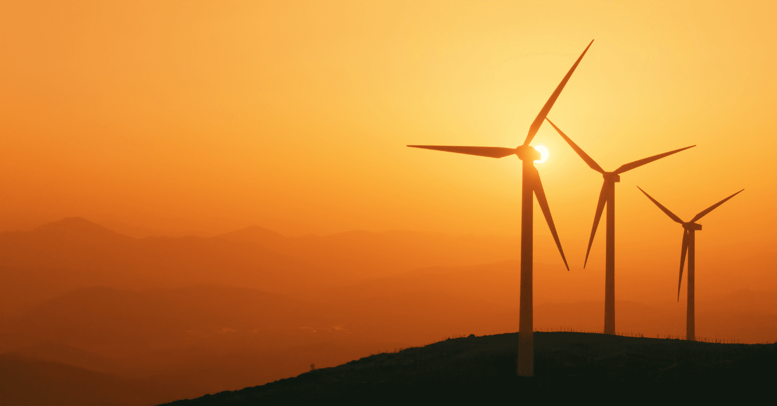 ¿Qué sucede con las turbinas eólicas y los paneles solares al acabar su vida útil?